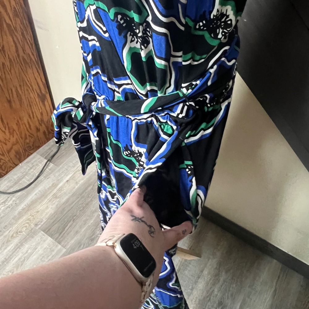 Chico's Women Abstract Print Maxi Dress Size 1 Blue Green Stretch Belted Pocket - Picture 4 of 7